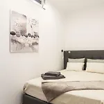 First House Apartament *
