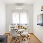 Apartament First House *