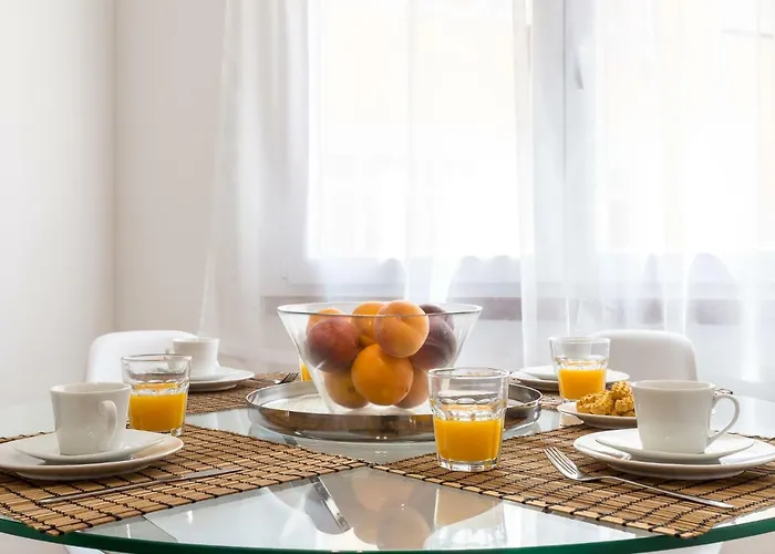 First House Apartment *